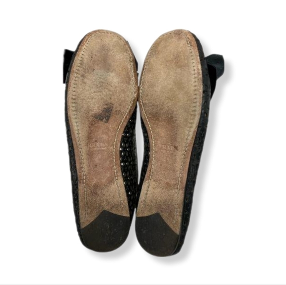 Prada Black Leather Ballerina Perforated Laser Cut Bow Flats Size 39 - Picture 5 of 10